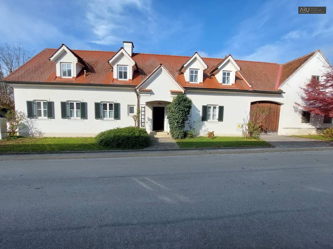 Vierkanthof Burgau, 123m², ausbaufähig