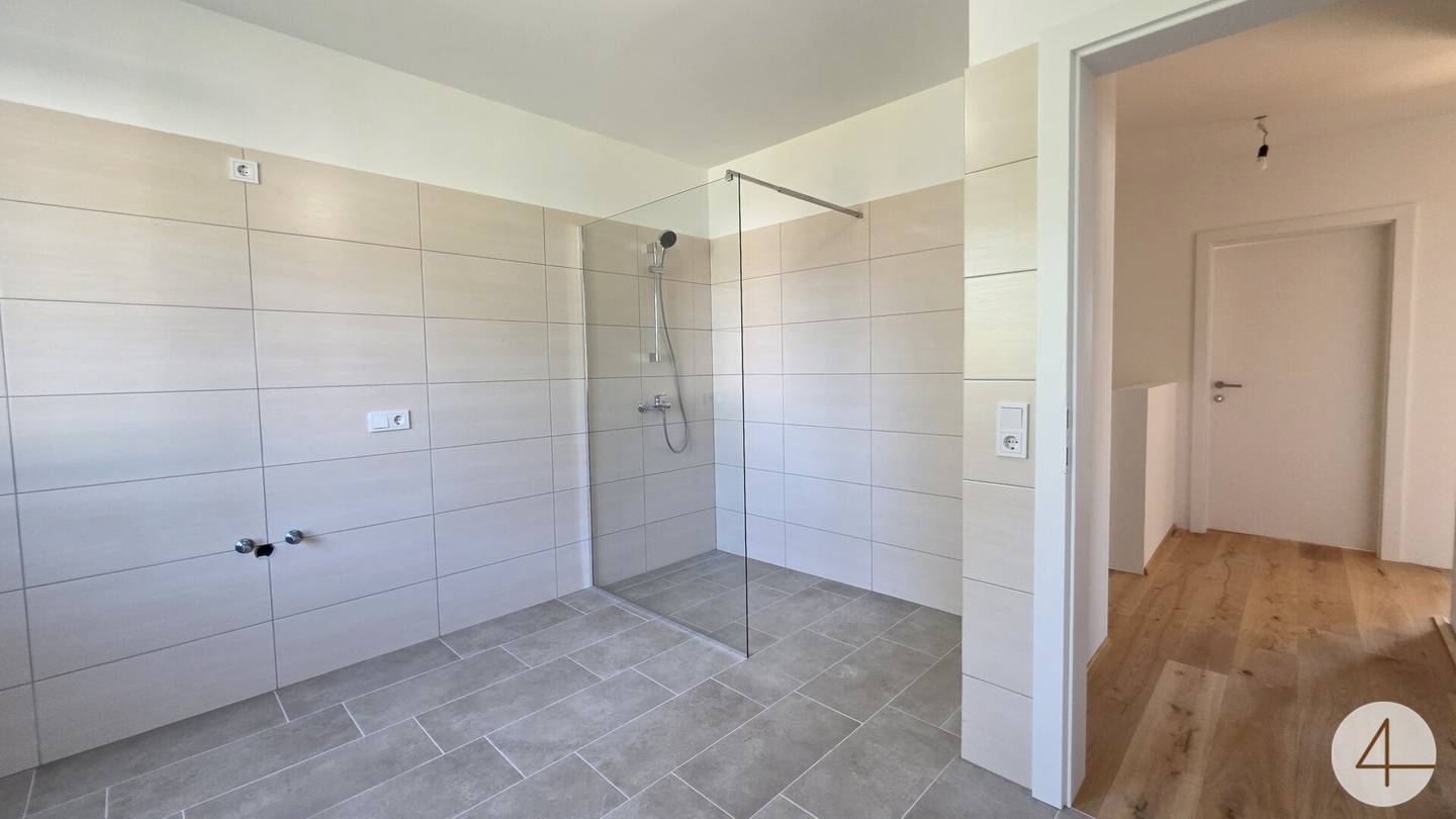 136 m2 Nutzfläche + Garage 49 m2