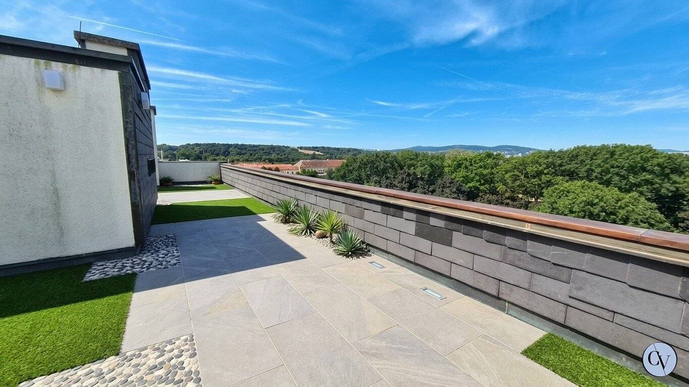 Top floor apartment with roof terrace unobstructed view