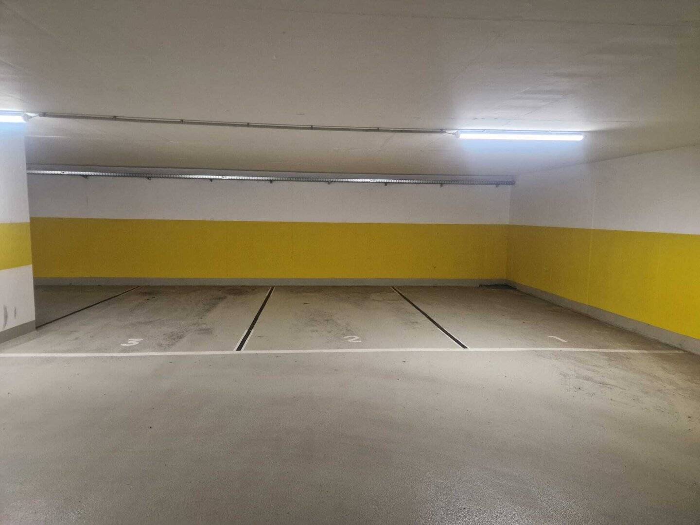 Garagenplatz Nähe Landesklinikum Korneuburg, Hauptplatz