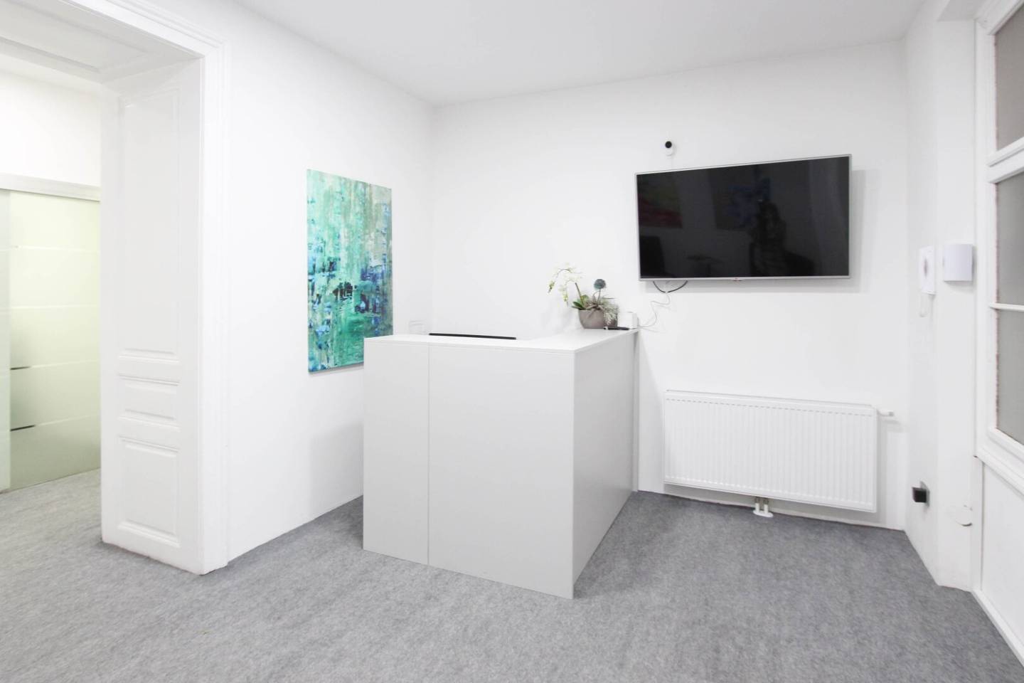 Attractive offices with 30% start bonus (commission-free)