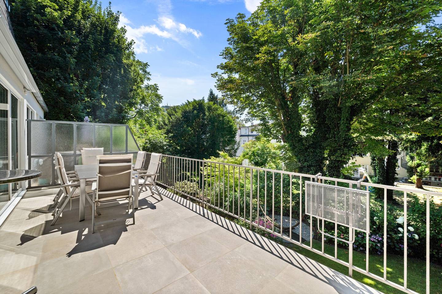 Maisonettewohnung im Grünen mit Garten und Garage