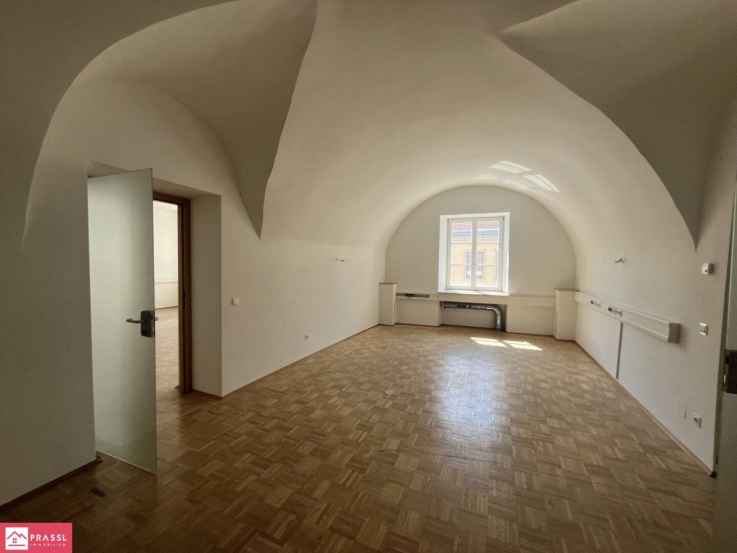 Ihr eigenes Fotostudio nahe Hauptplatz #Pauschalmiete  inkl. HK/Strom/BK #Jetzt mieten!