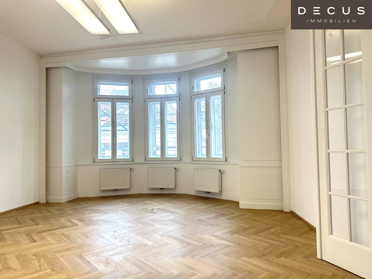Near Landesgericht available now air conditioned historic office first occupancy after renovation