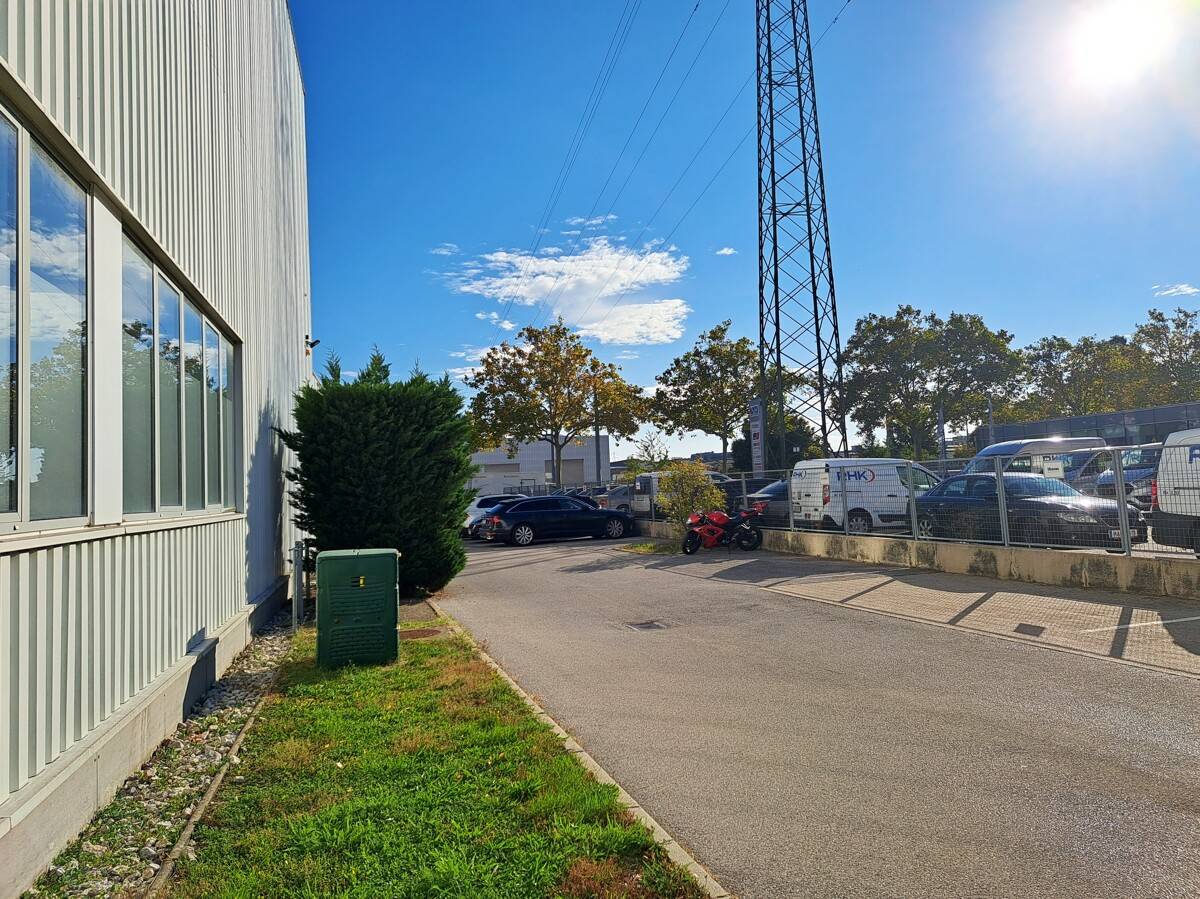 Lagerhalle 1500 m² + 65 m² Büro in 1230 Wien, Eitnergasse 17