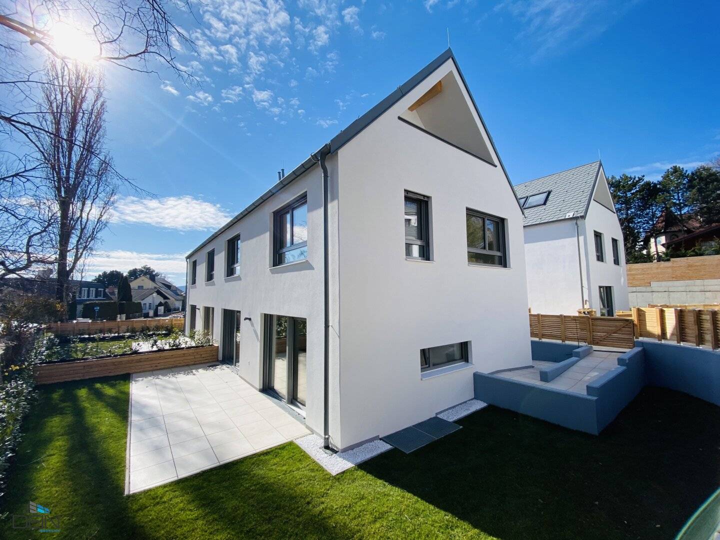 NEW! EXCLUSIVE 5 ROOM SEMI-DETACHED HOUSE WITH BASEMENT AND PRIVATE GARDEN IN GIESSHÜBL