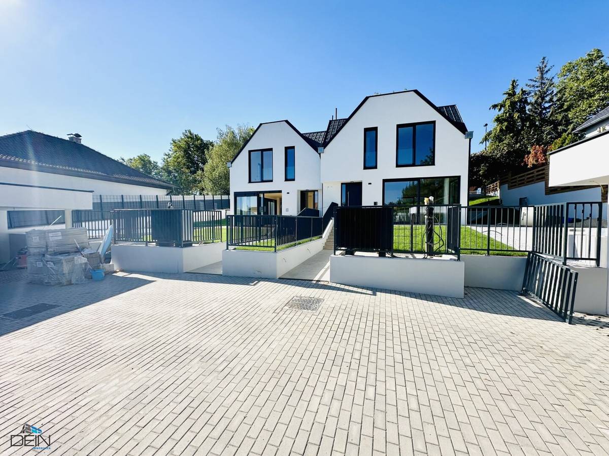 Neu! 5-Zimmer Doppelhaushälfte mit Pool in Maria Enzersdorf/Gießhübl