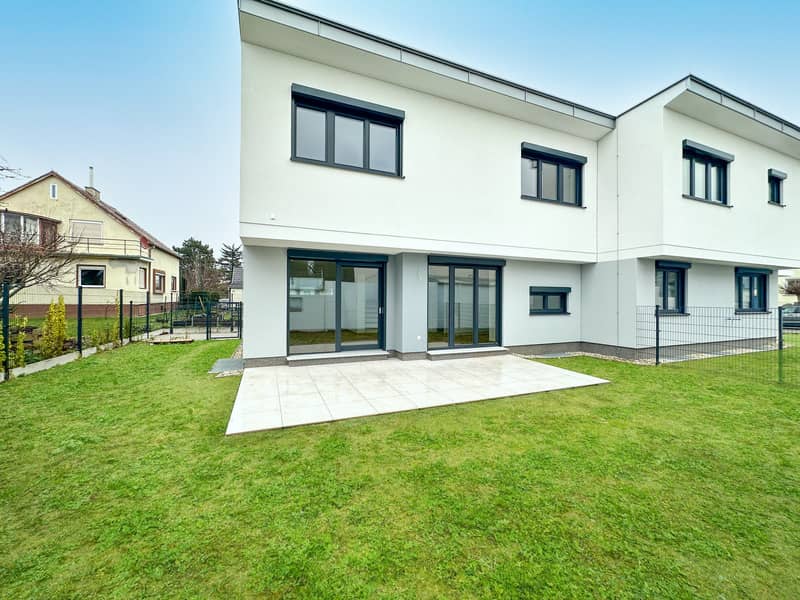 Modernes Doppelhaus zwischen Neuer Donau und Erholungsgebiet Marchfeldkanal. Ertsbezug