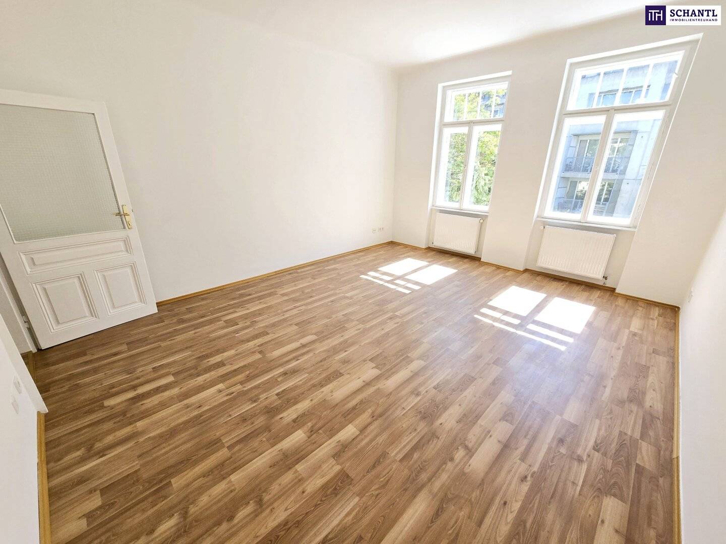 Altbauwohnung ruhige Hoflage U Bahn um die Ecke