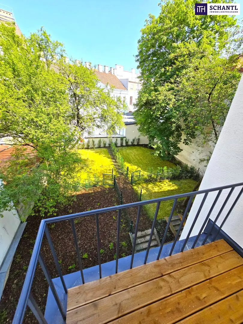Lawn mowers instead of street noise! TOP renovated + Wonderful private garden + Courtyard facing balcony + Lots of greenery + High quality of life + Absolute quiet location + Ideal room layout! It does not get better than this! Do not hesitate...
