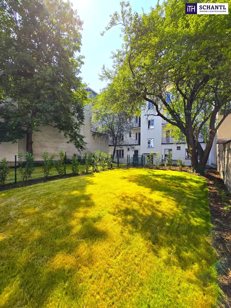 Lawn mowers instead of street noise! TOP renovated + Wonderful private garden + Courtyard facing balcony + Lots of greenery + High quality of life + Absolute quiet location + Ideal room layout! It does not get better than this! Do not hesitate...