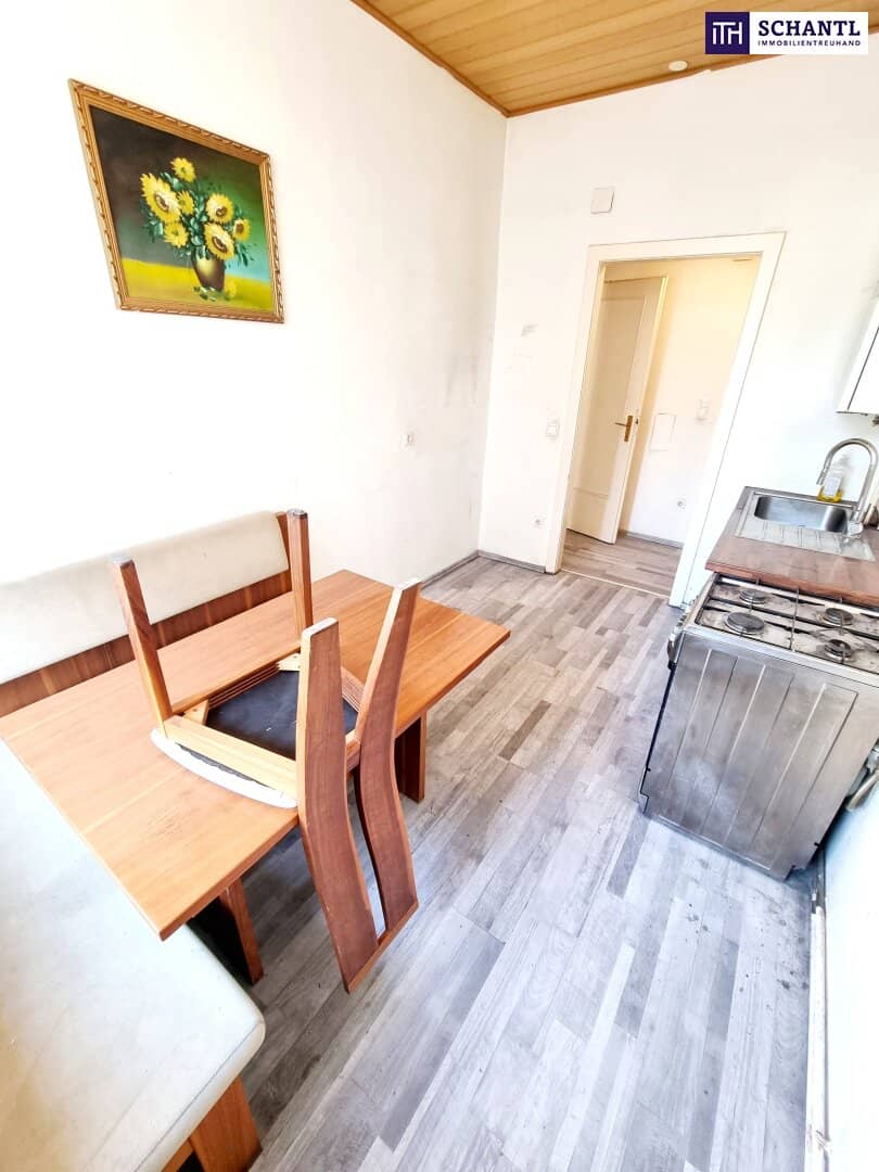 Sanierungsbedürftige Altbauwohnung nahe U Bahn