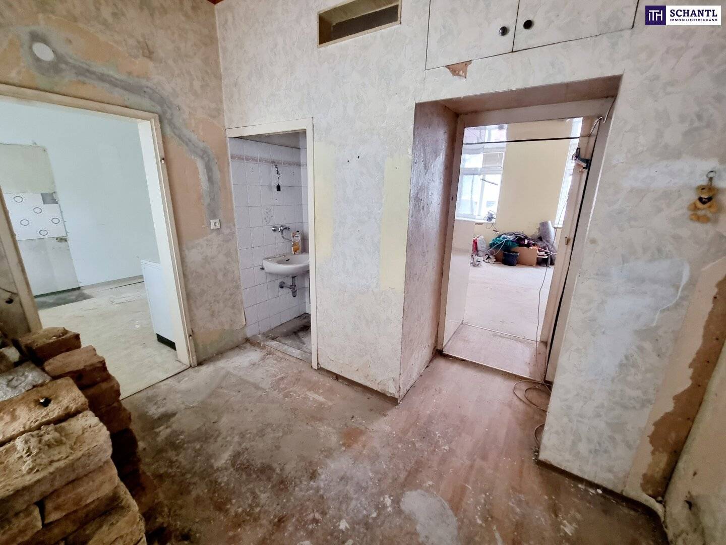 Wohnung U Bahn ums Eck im renovierten Altbau