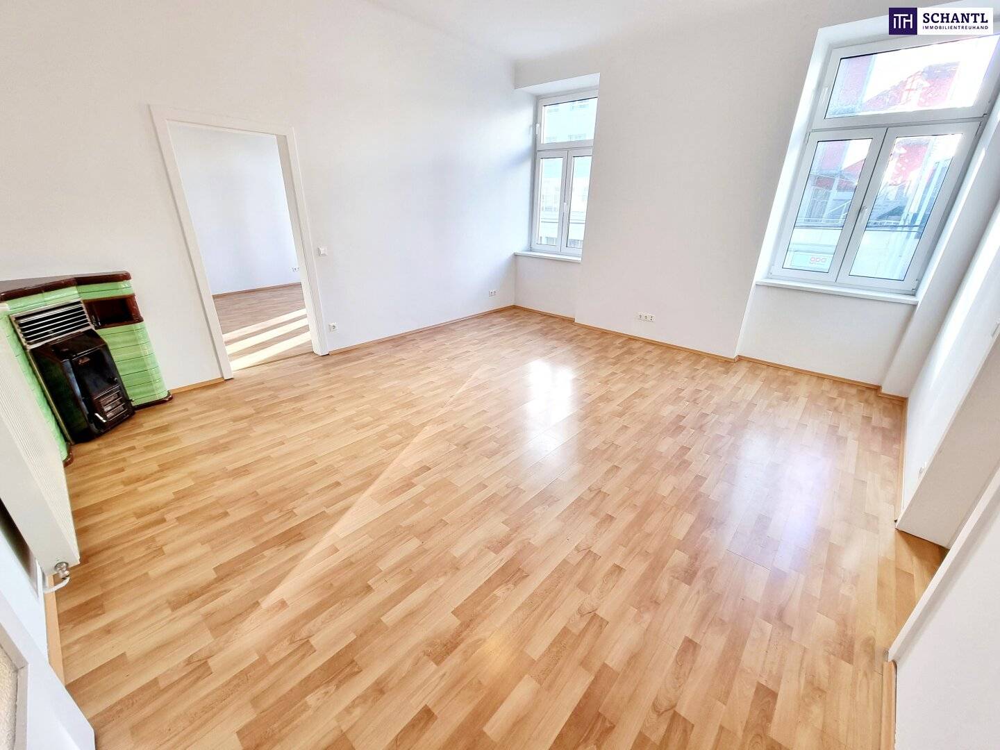 Wohnung im renovierten Altbau mit U Bahn ums Eck