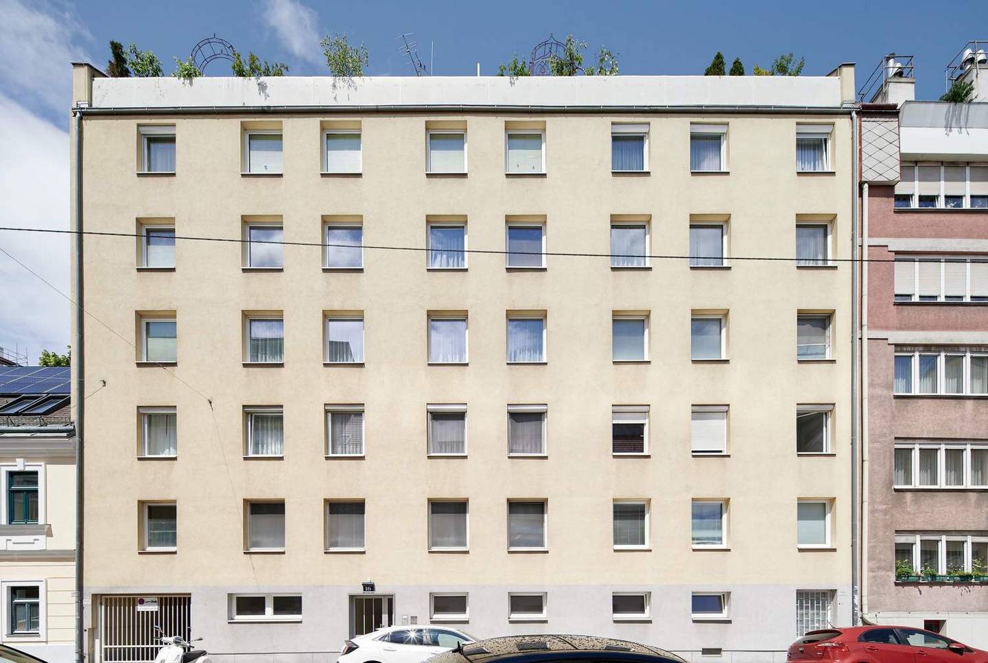PAKET - 8 überdachte Stellplätze im Innenhof – jetzt sichern!