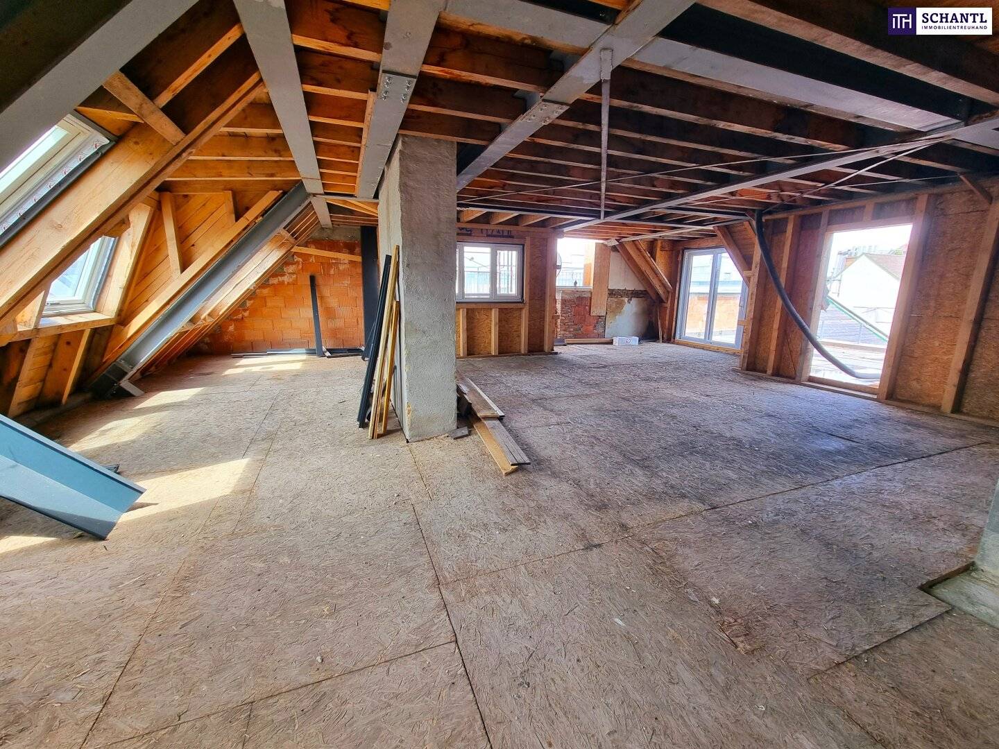 Attic apartment with two terraces and first occupancy