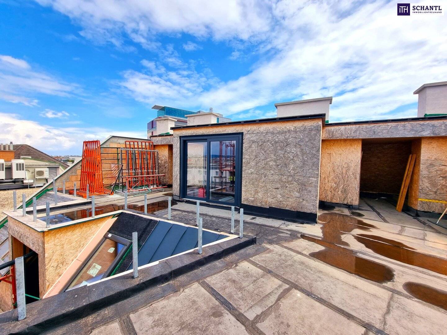 Top floor apartment with mega terrace and lift
