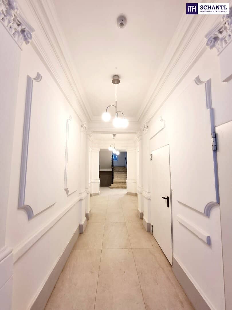 Historic apartment with a large loggia near Belvedere