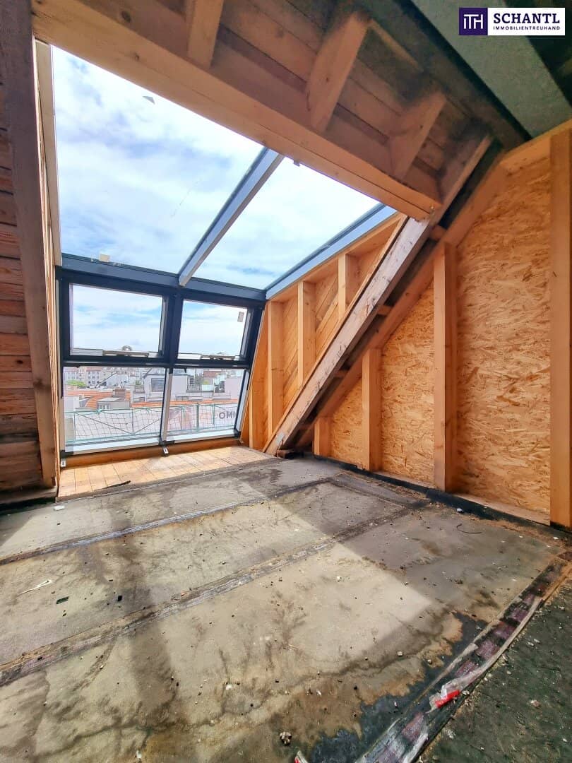 Top floor apartment with terrace and loggia