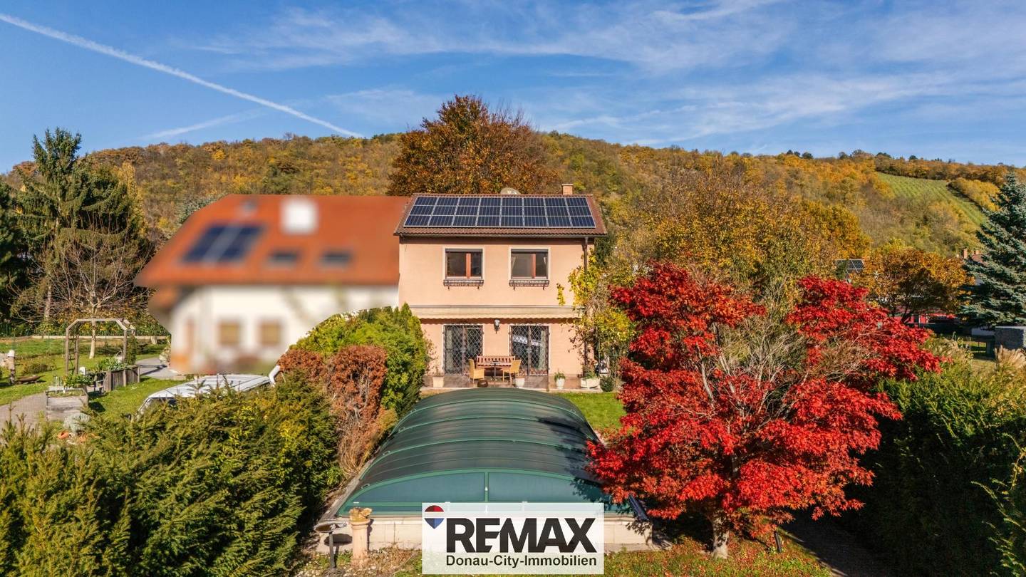<b>"Eigengrund in Langenzersdorf: Haus mit Pool & Saunahaus"</b>