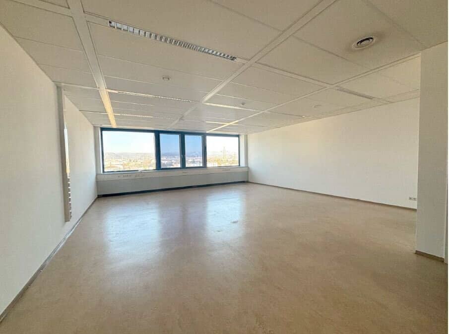 Commission-free 72m² office 4th lift floor