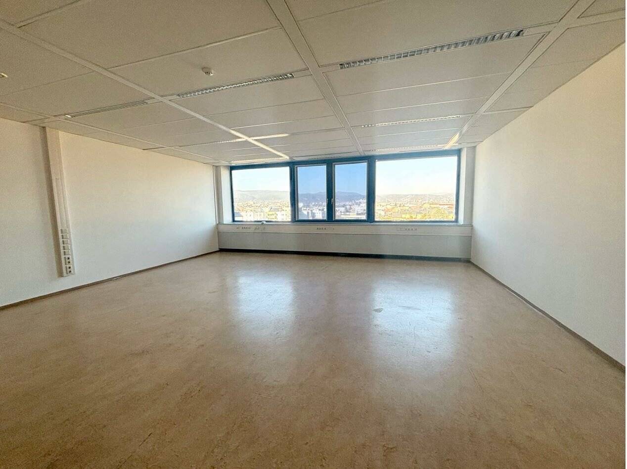Commission-free 72m² office 4th lift floor