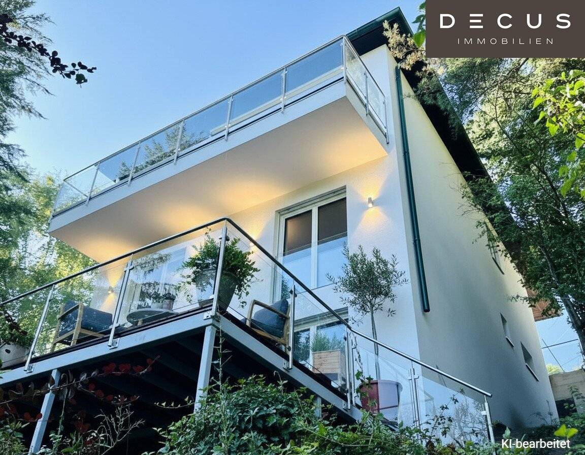 Detached house with garden and balcony at the forest edge