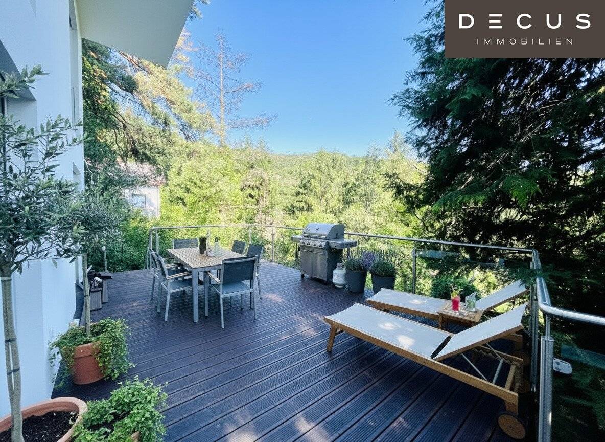 Detached house with garden and balcony at the forest edge