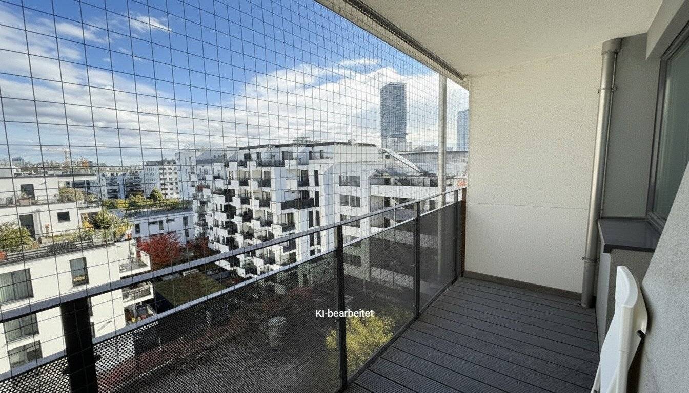 Tokiostraße: 4 room maisonette apartment with a loggia and terrace + optional garage parking space