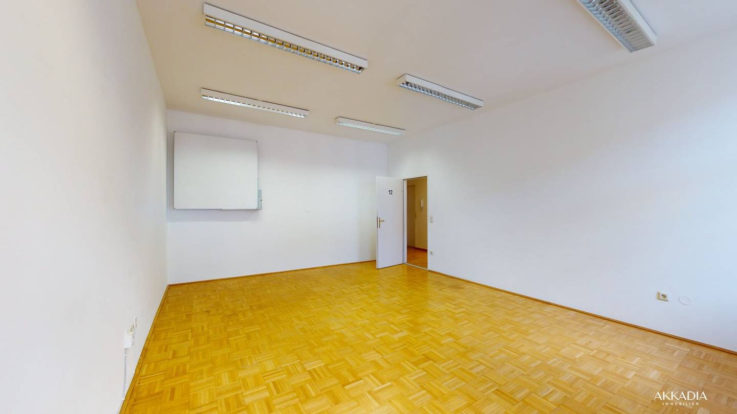 Centrally Located Office in the Pulsating Mariahilf with Expansion Potential up to about 1200 m²