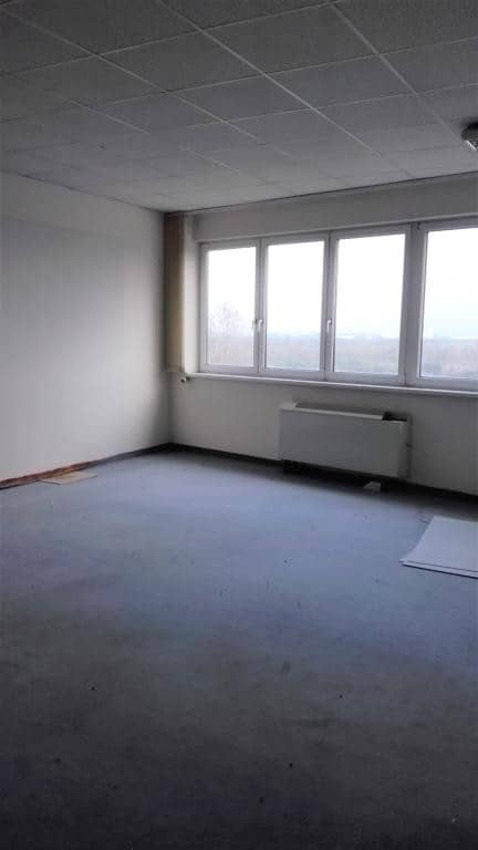Mietfläche in zentraler Lage! Ideal für Konferenzmöglichkeiten, Großraumbüro, Call-Center, Serverfirma, Bürogemeinschaft