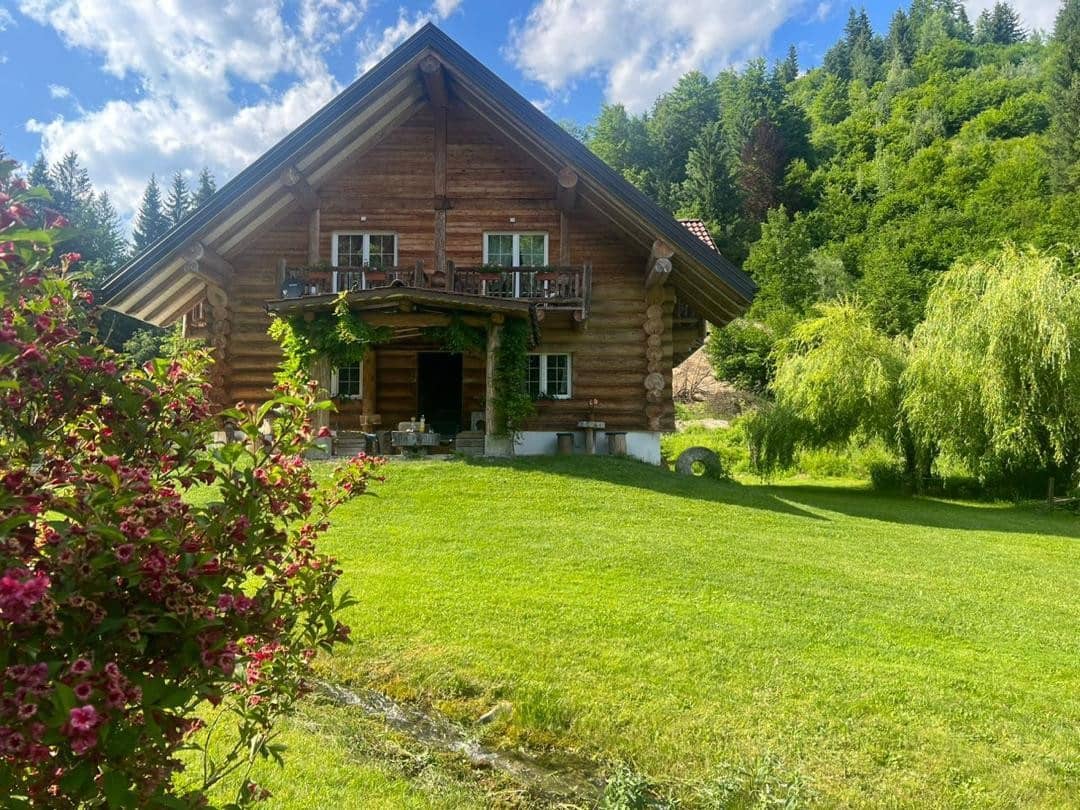 Luxuriöses Eco-Chalet in Nötsch im Gailtal mit eigenem See und Garten