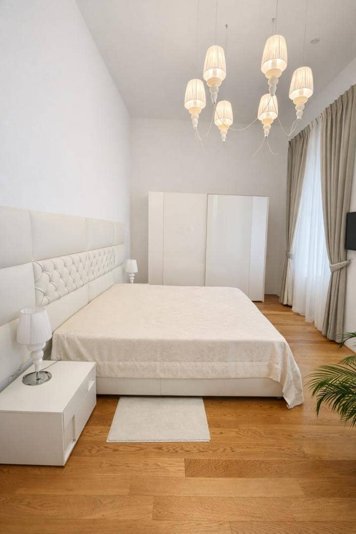 Apartment in Vienna center near Karlskirche balcony