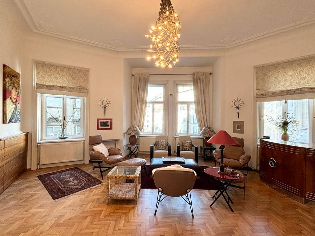 Historic apartment near Stephansplatz with sauna