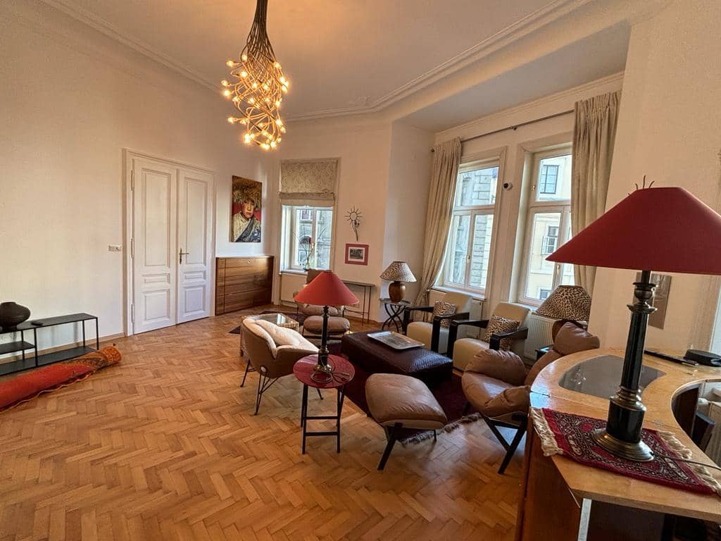 Historic apartment near Stephansplatz with sauna