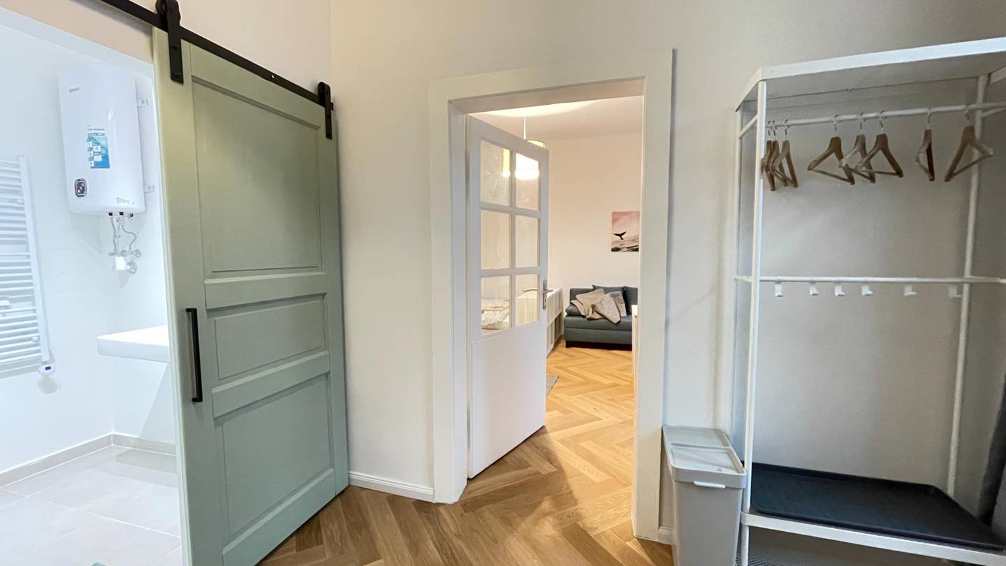 Apartment near Schönbrunn sunny and furnished