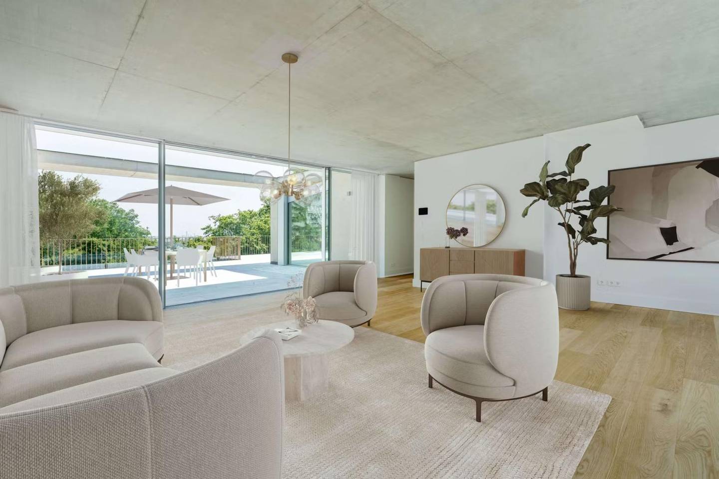 Ground floor apartment with terrace and balcony near the subway