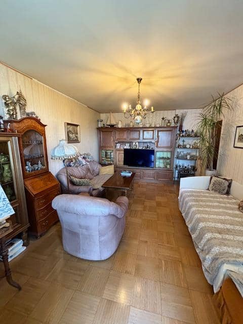 Wohnung ruhiger Lage mit Loggia und Parkplatz