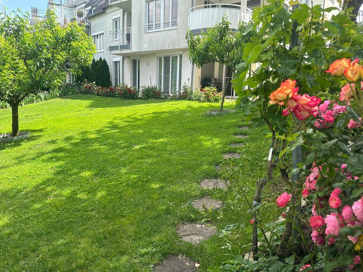 Ground floor apartment with garden and barrier free access