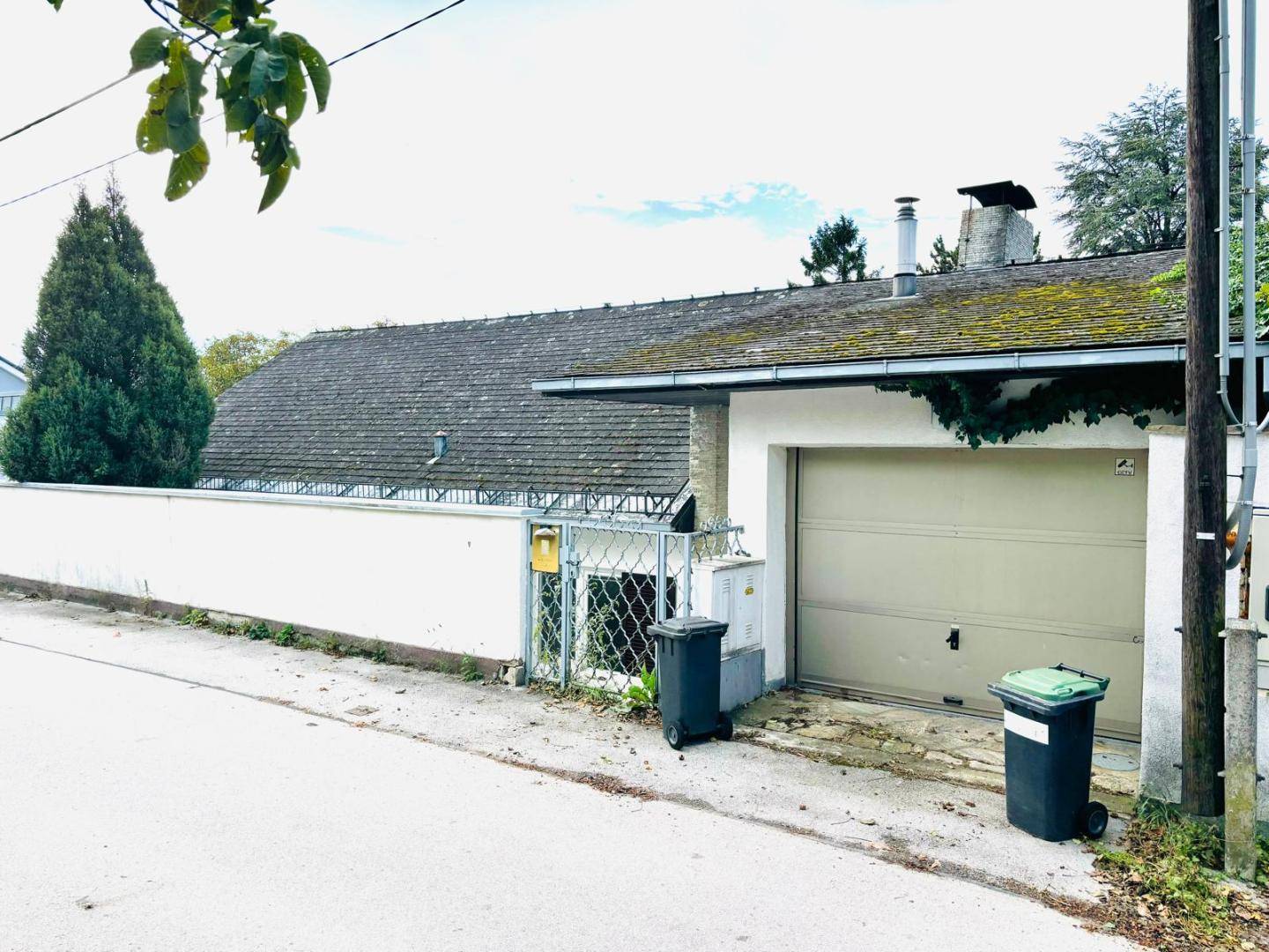 Einfamilienhaus in Klosterneuburg mit Pool, Aussicht & Garage