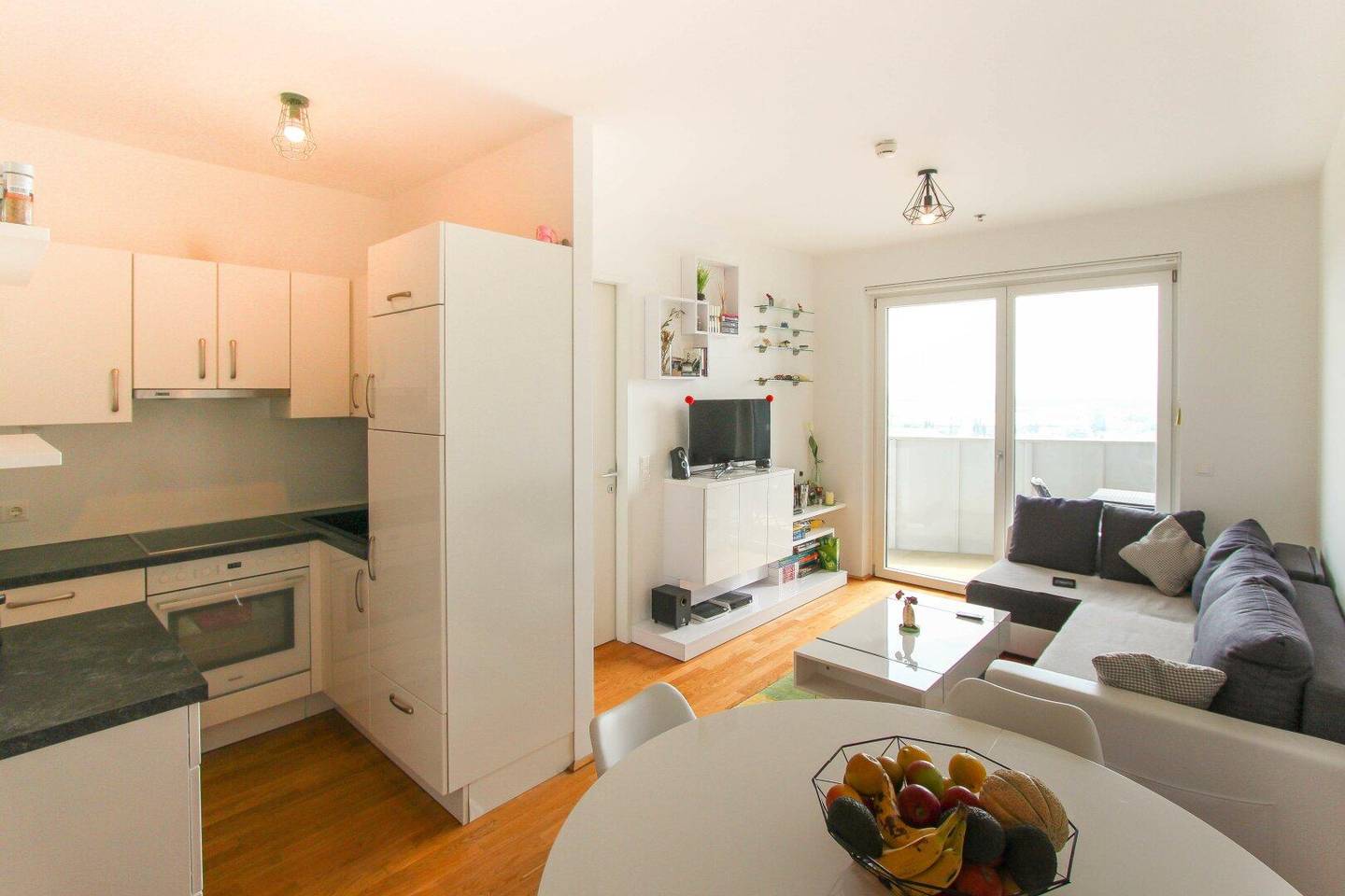 Apartment with view 19th floor near Alte Donau