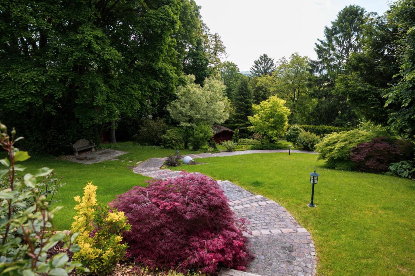 Exklusive Villa in Baden bei Wien – beheizter Pool & gepflegter Garten