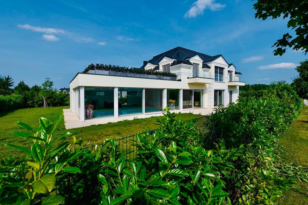Luxusvilla mit Indoor-Pool im exklusiven FONTANA Wohnpark