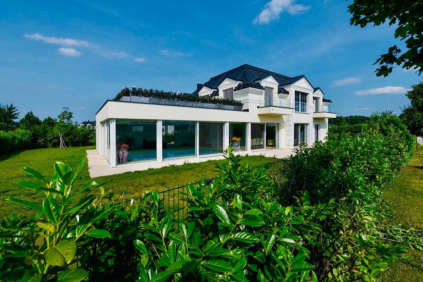 Luxusvilla mit Indoor-Pool im Fontana Wohnpark in Oberwaltersdorf
