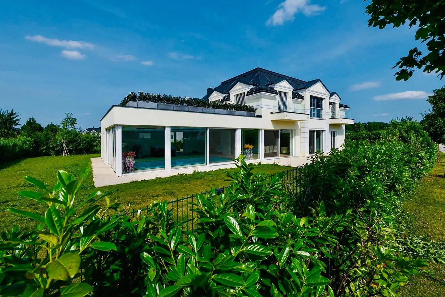 Luxusvilla mit Indoor-Pool im Fontana Wohnpark in Oberwaltersdorf