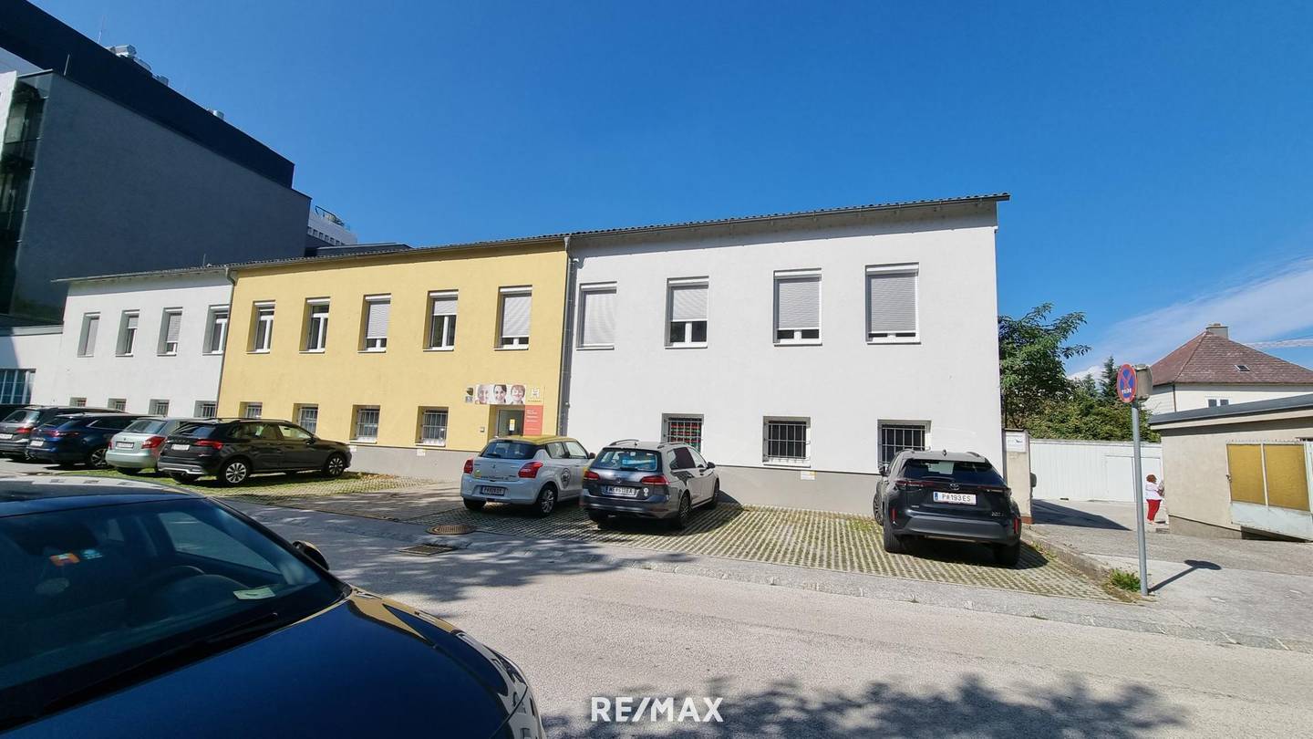 Bürogebäude nahe Regierungsviertel in St. Pölten, 351 m², 10 Parkplätze