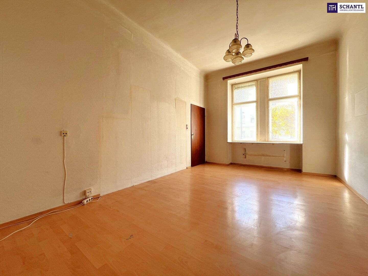 Wohnung with lift and balcony extension