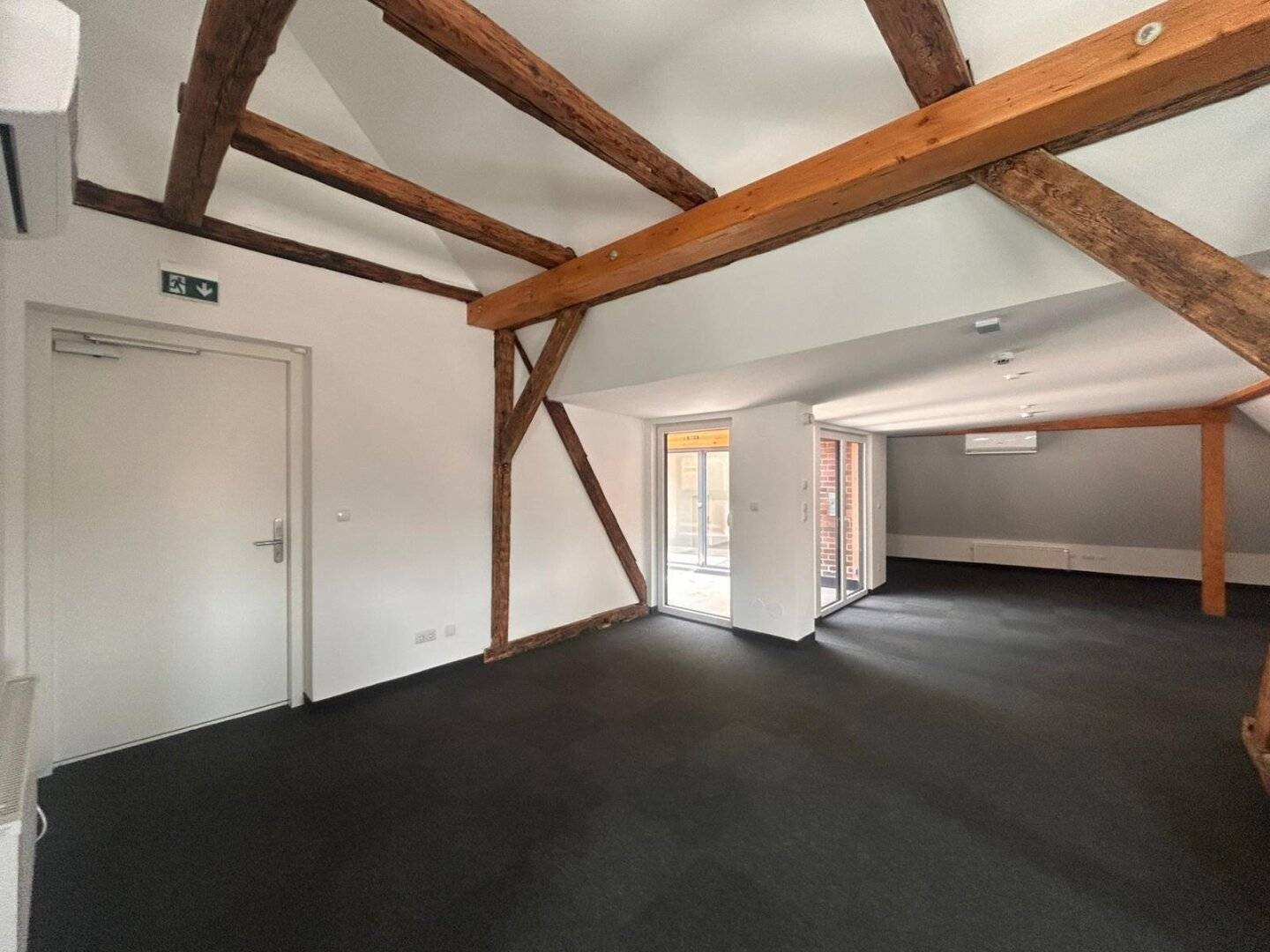 Graz-Geidorf: Loft-Dachterrassenwohnung mit Lift und Parkplatz
