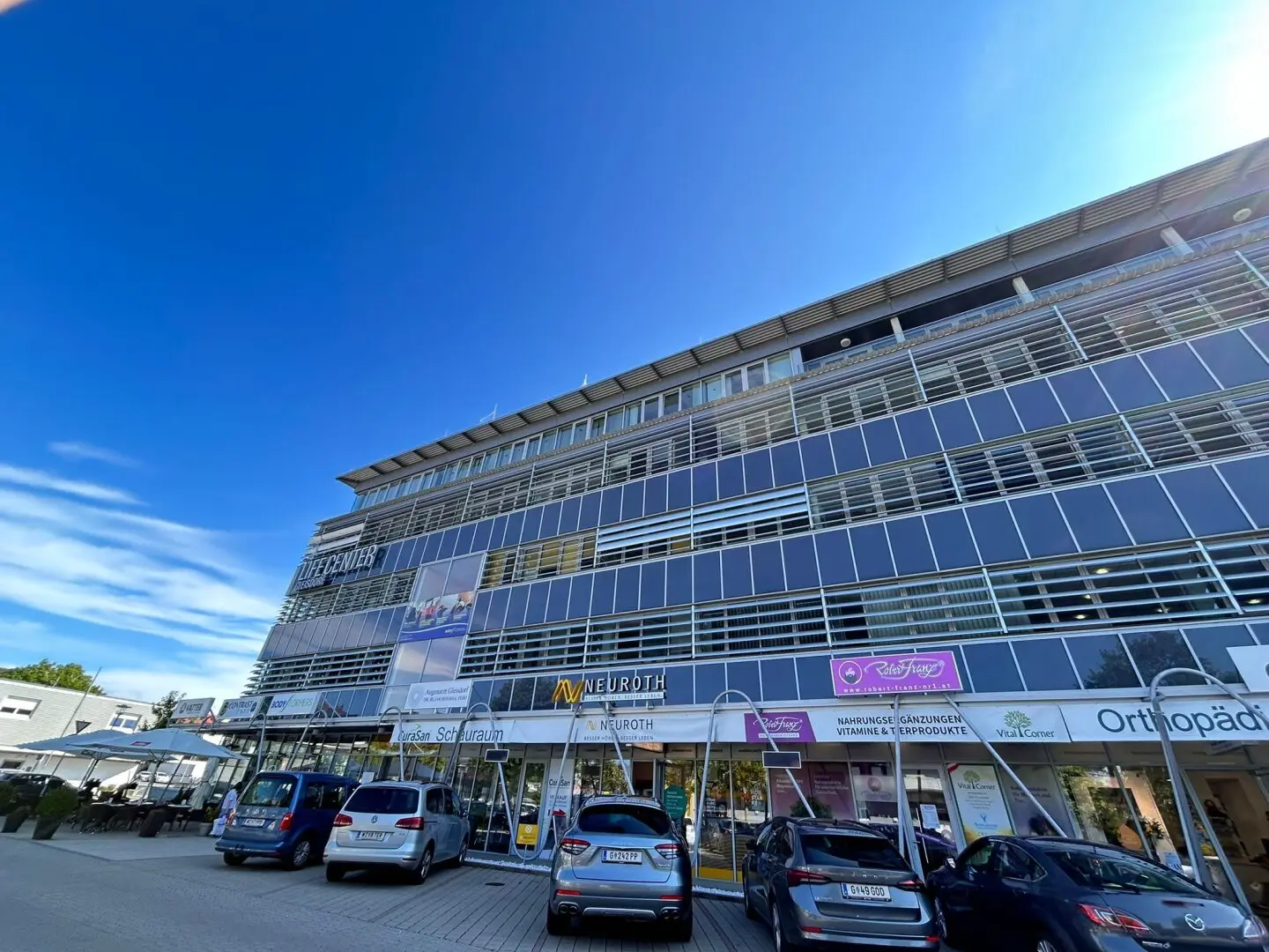 Gleisdorf: Attractive office space in the center with parking spaces – commission-free and easily accessible!