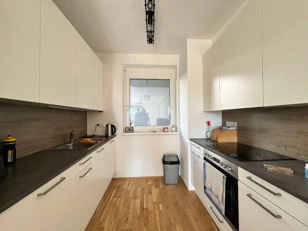 Bright 2-Room Apartment with Elevator and Storage Unit